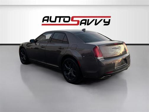 2021 Chrysler 300 Touring