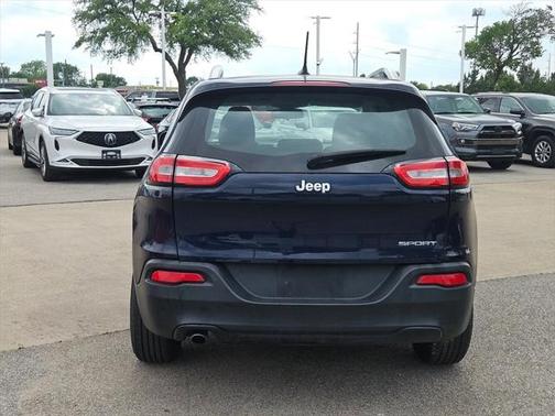 2016 Jeep Cherokee Sport