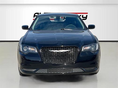 2022 Chrysler 300 Touring