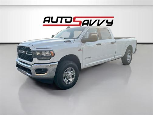 2024 RAM 3500 Big Horn Crew Cab 4x4 8' Box