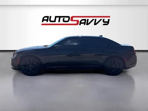 2022 Chrysler 300 Touring