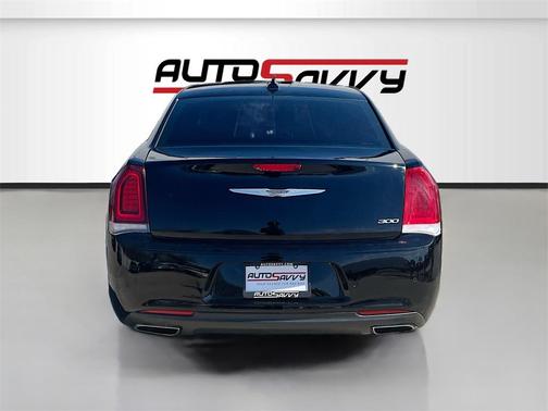 2022 Chrysler 300 Touring