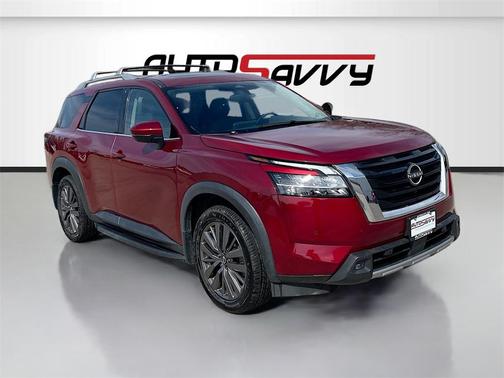 2022 Nissan Pathfinder SL 2WD