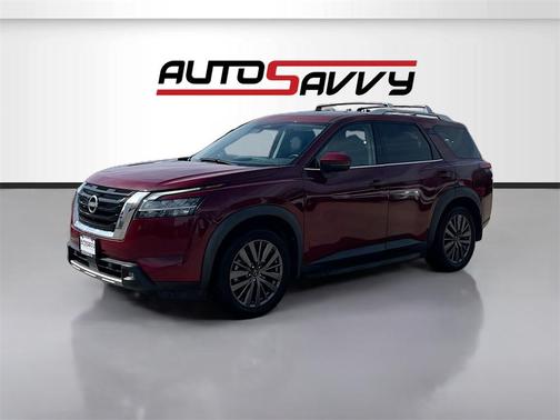 2022 Nissan Pathfinder SL 2WD