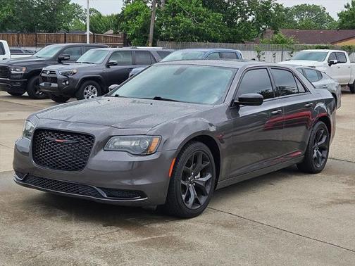 2021 Chrysler 300 Touring