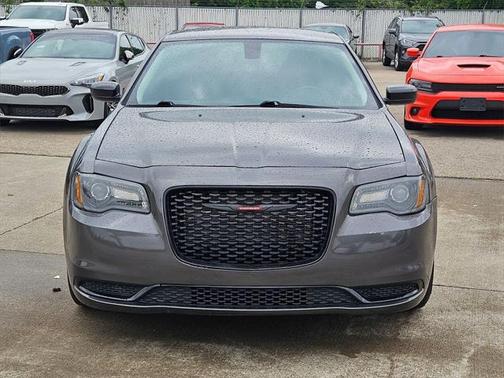 2021 Chrysler 300 Touring