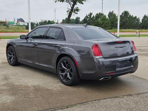 2021 Chrysler 300 Touring