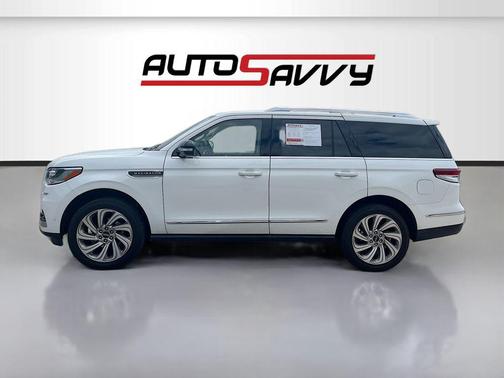 PRISTINE WHITE METALLIC 3C 2024 Lincoln Navigator Reserve