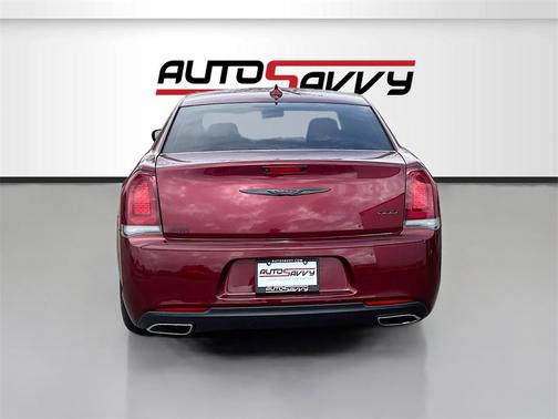 2022 Chrysler 300 Touring
