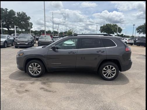 2022 Jeep Cherokee Latitude Lux