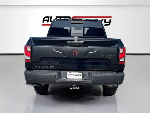 2024 Nissan Titan PRO-4X