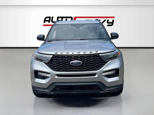 ICONIC SILVER METALLIC 2023 Ford Explorer ST-Line