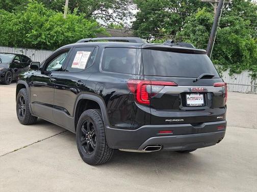 2023 GMC Acadia AWD AT4