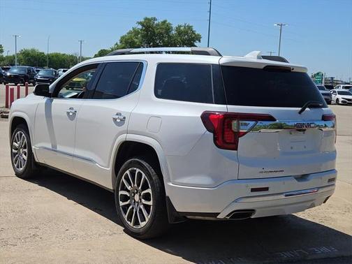 2022 GMC Acadia Denali
