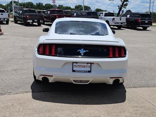 2016 Ford Mustang V6