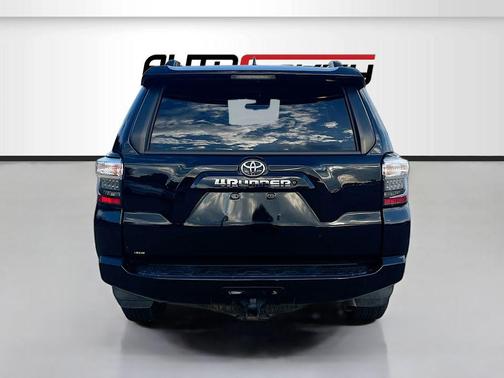 Midnight Black Metallic 2021 Toyota 4Runner SR5