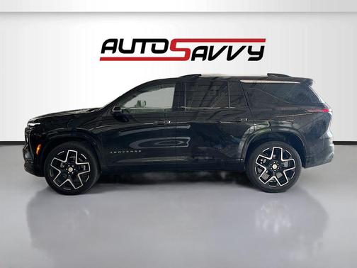 Mosaic Black Metallic 2026 Chevrolet Traverse High Country