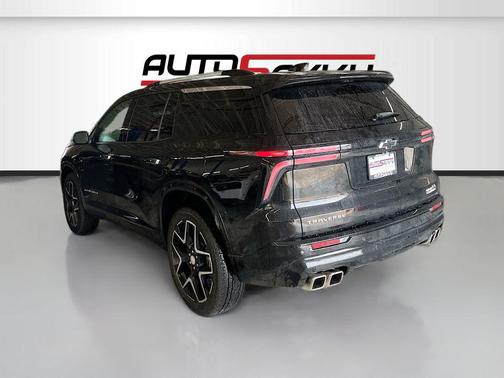 Mosaic Black Metallic 2026 Chevrolet Traverse High Country
