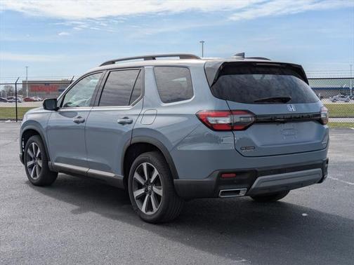 2024 Honda Pilot Touring 8-Passenger