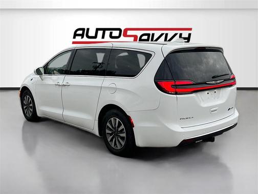 2022 Chrysler Pacifica Hybrid Touring L