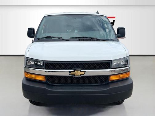 Summit White 2025 Chevrolet Express 2500 RWD 2500 Regular Wheelbase WT