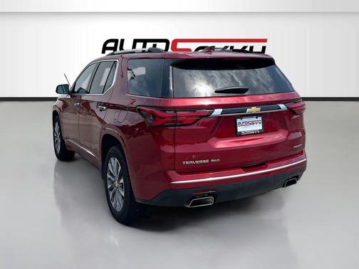Radiant Red Tintcoat 2023 Chevrolet Traverse Premier