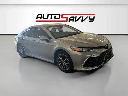 Celestial Silver Metallic 2023 Toyota Camry XLE
