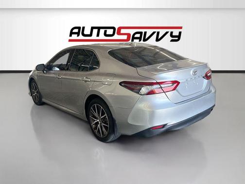 Celestial Silver Metallic 2023 Toyota Camry XLE