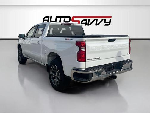 Summit White 2025 Chevrolet Silverado 1500 LT