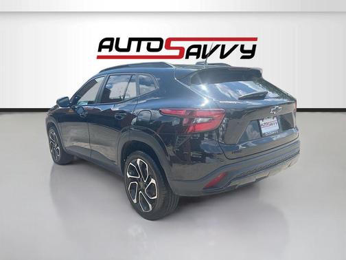 Mosaic Black Metallic 2024 Chevrolet Trax FWD 2RS