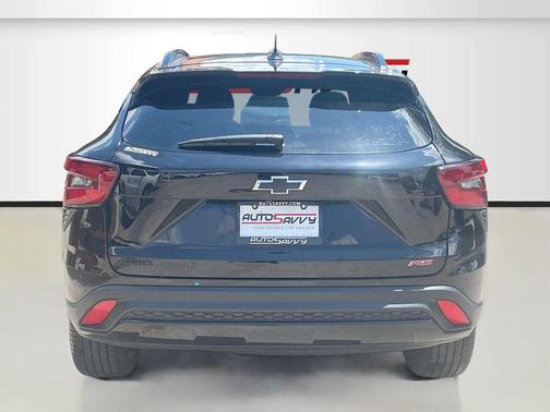 Mosaic Black Metallic 2024 Chevrolet Trax FWD 2RS