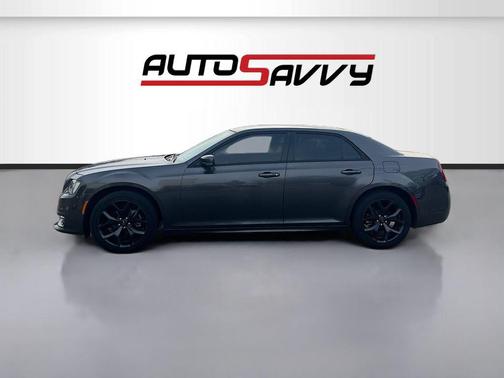 2023 Chrysler 300 Touring