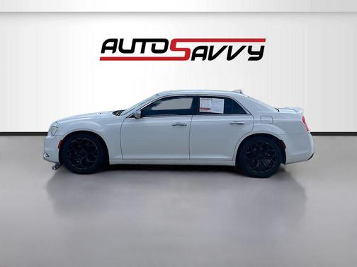 Bright White Clearcoat 2019 Chrysler 300 C