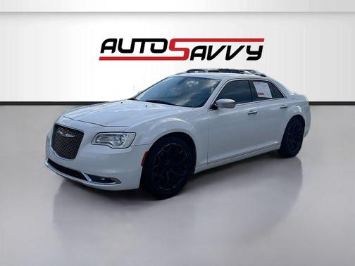 Bright White Clearcoat 2019 Chrysler 300 C