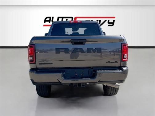 2025 RAM 2500 Big Horn Crew Cab 4x4 6'4' Box