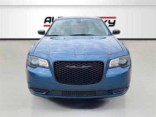 2021 Chrysler 300 Touring