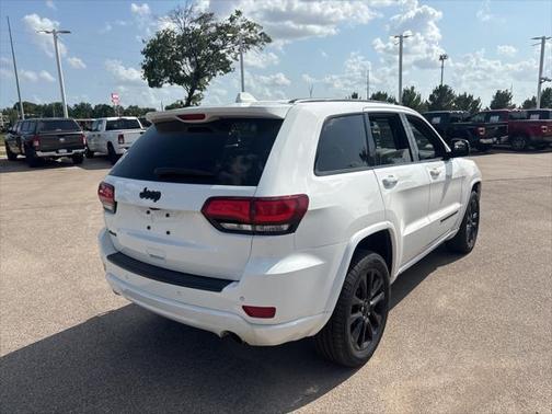 2022 Jeep Grand Cherokee Laredo