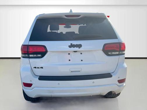 2022 Jeep Grand Cherokee Laredo