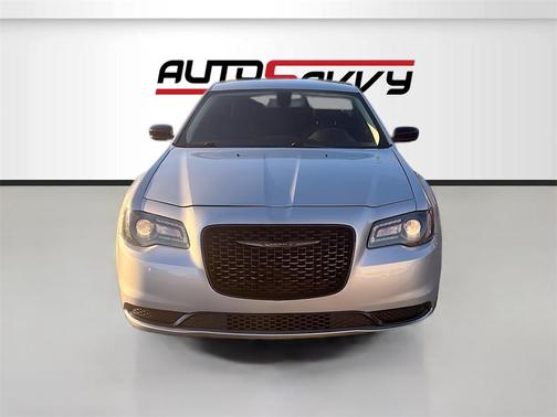 2021 Chrysler 300 Touring