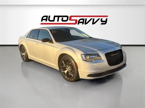 2021 Chrysler 300 Touring