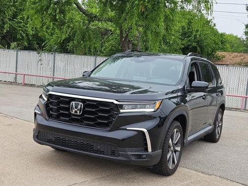 2023 Honda Pilot Touring 8-Passenger