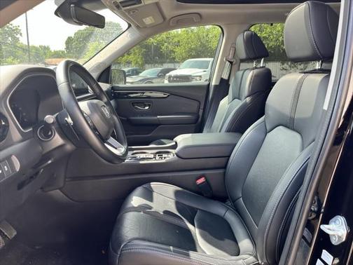 2023 Honda Pilot Touring 8-Passenger