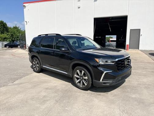2023 Honda Pilot Touring 8-Passenger