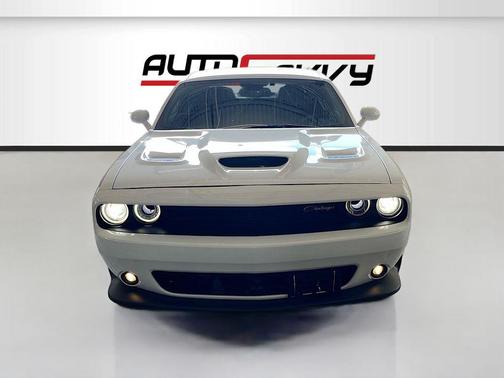 White Knuckle Clearcoat 2023 Dodge Challenger R/T Scat Pack