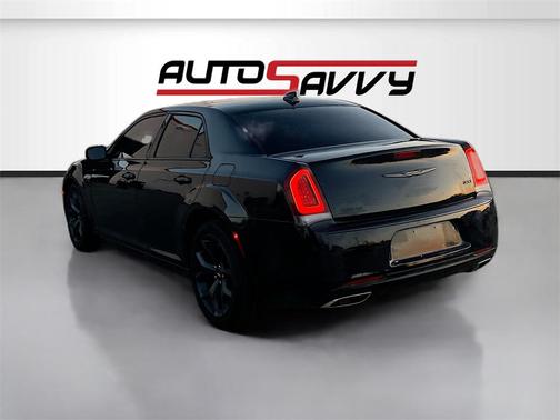 2023 Chrysler 300 Touring