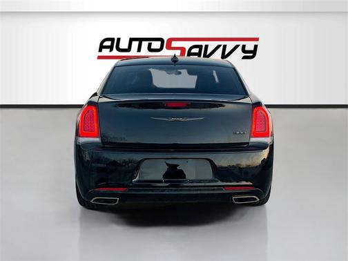 2023 Chrysler 300 Touring