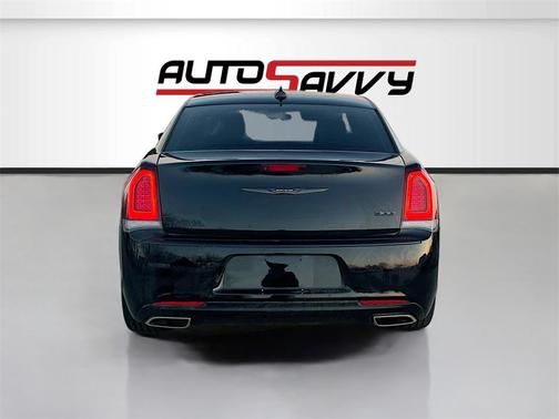 2023 Chrysler 300 Touring