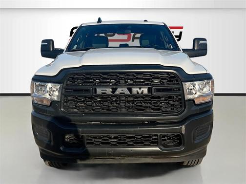 2023 RAM 2500 Tradesman Crew Cab 4x4 8' Box