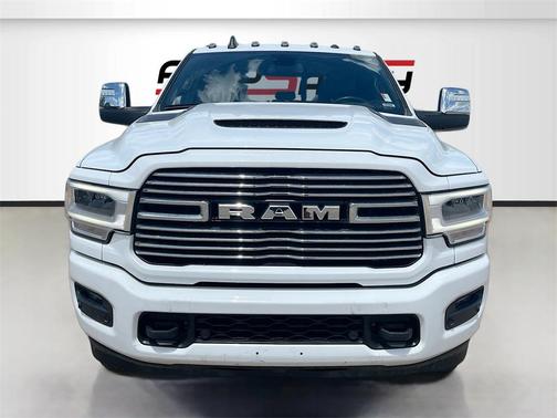 2023 RAM 3500 Laramie Crew Cab 4x4 6'4' Box