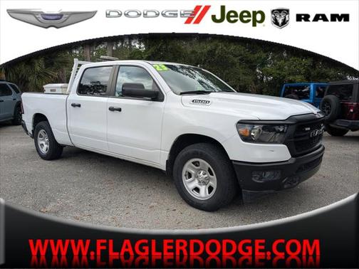 2023 RAM 1500 Tradesman Crew Cab 4x4 64' Box